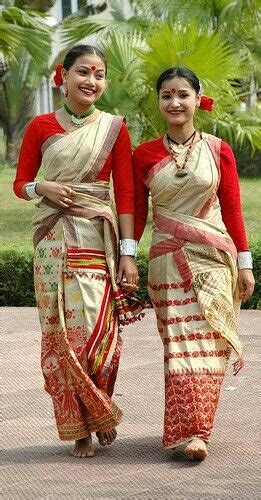 Bihu dancers Assam india | Traditional indian dress, Traditional ...