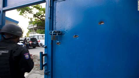 Haiti prison break: 174 inmates escape after killing guard - CNN