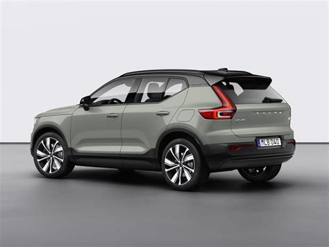 Volvo XC40 Recharge P8 AWD in Sage Green - Volvo Cars Global Media Newsroom