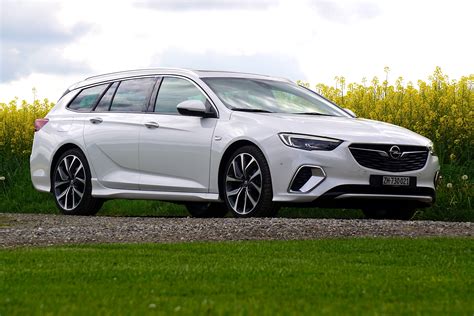 Opel Insignia Sports Tourer 2.0 Diesel GSI Mk II specs, lap times ...