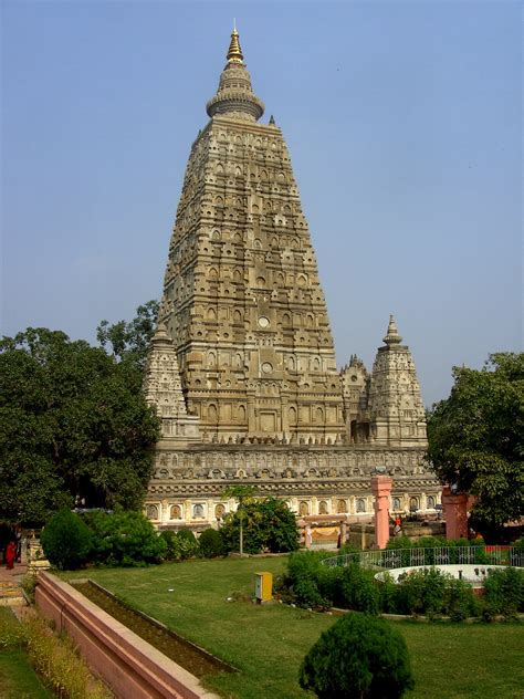 Mahabodhi Temple (Bodh Gaya) Historical Facts and Pictures | The ...