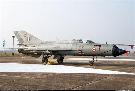 Mikoyan-Gurevich (Hindustan) MiG-21FL - India - Air Force | Aviation ...