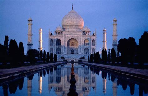 Taj Mahal Historical Facts and Pictures | The History Hub