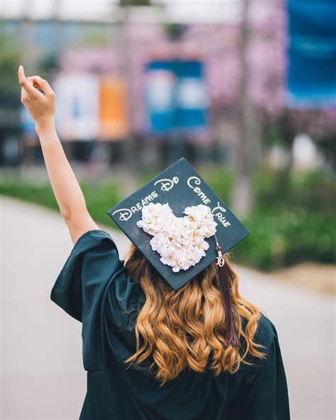 60 Magical Graduation Cap Ideas That Show How Far You'll Go | Disney ...