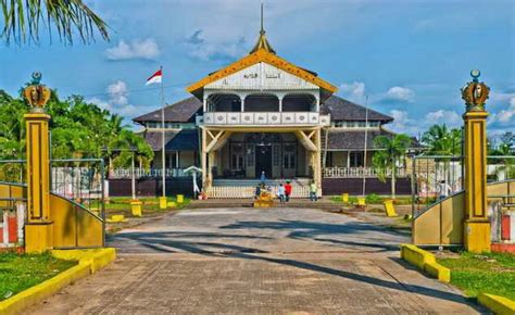 10 Tempat Bersejarah yang Harus Dikunjungi di Pontianak : Okezone Lifestyle