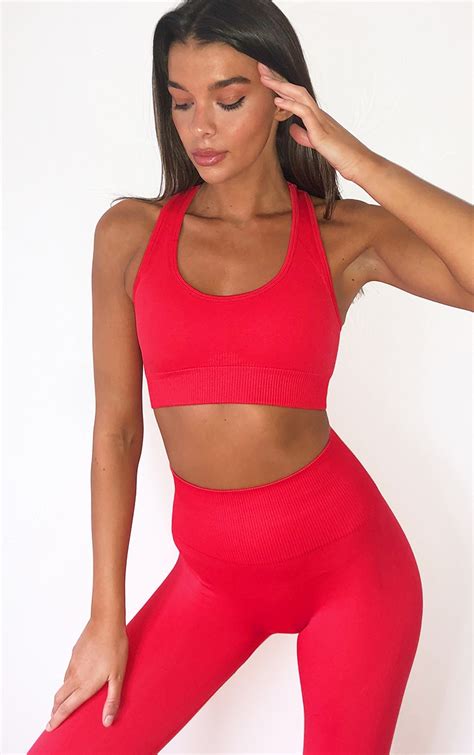 Red Seamless Scoop Neck Sports Bra | Activewear | PrettyLittleThing