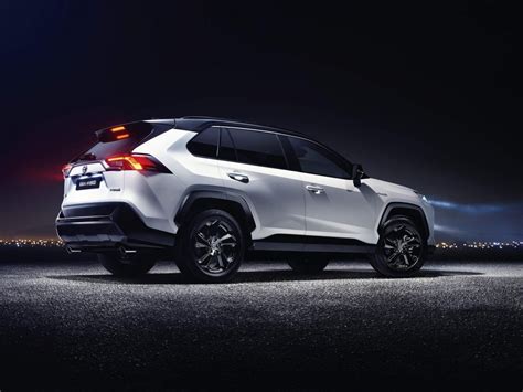 Toyota shows all-new 2019 RAV4 in European specification