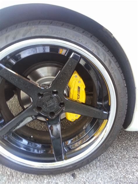 Ravenus Studios: SL500 Brake Caliper Covers - Yellow and Black!