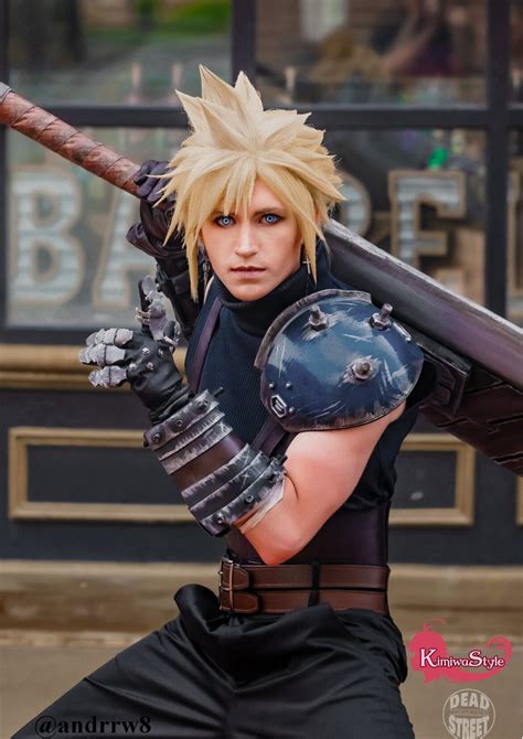 Final Fantasy 7 Cloud Cosplay