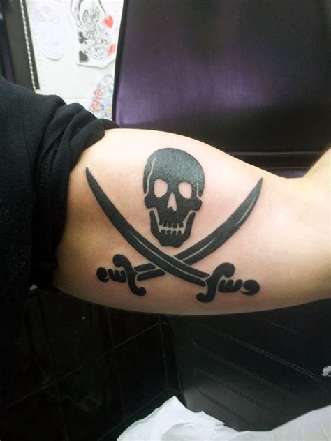 pirate flag tattoo - Google Search | Pirate flag tattoo, Pirate tattoo ...