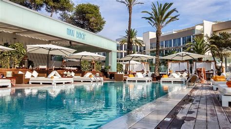 Our top 6 Ibiza beach club ranking - beaches and fine food worth a look