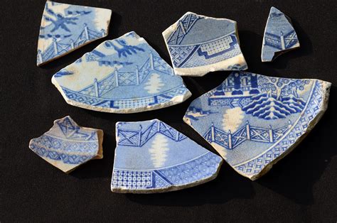 Mudlarking: Willow Pattern Fragments