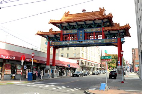 HistoryLink Tours — Chinatown Gate