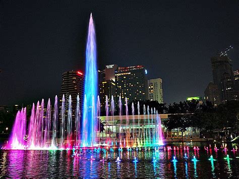 Kuala Lumpur City Center (KLCC) Park Travel Guide | Kuala lumpur city ...