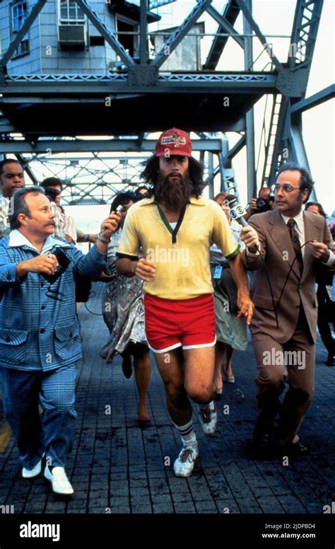 TOM HANKS RUNNING, FORREST GUMP, 1994 Stock Photo - Alamy