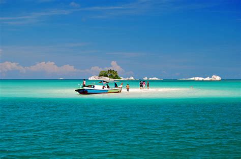 Bangka Belitung Islands | Sumatra | Roamindonesia.com