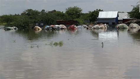 Somalia floods: Homes submerged under water and 100,000 children ...