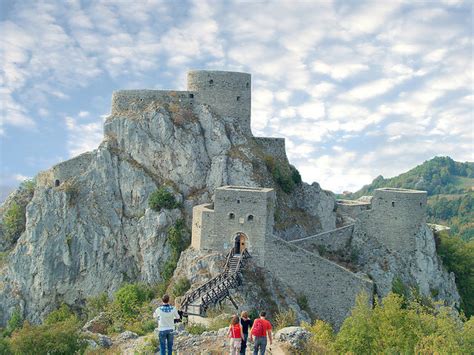 Srebrenik Fortress, the best-preserved medieval... - It's a beautiful world