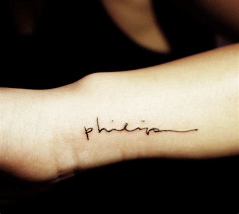 35 Stunning Name Wrist Tattoo Designs