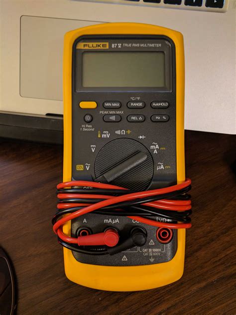 probe - Where to leave the test leads on a Fluke multimeter ...