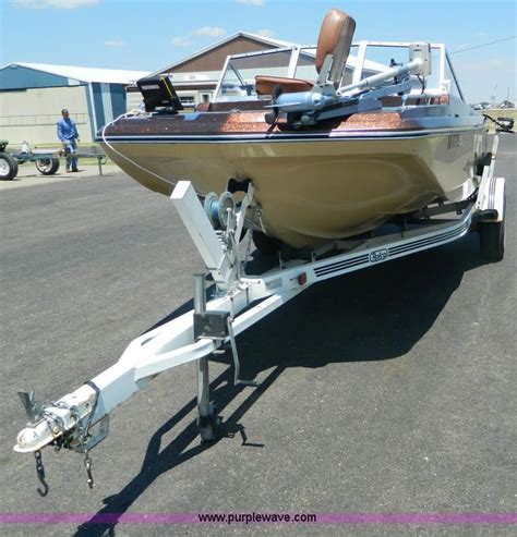 1984 Speedliner 16' fiberglass tri-hull boat in Wakeeney, KS | Item ...