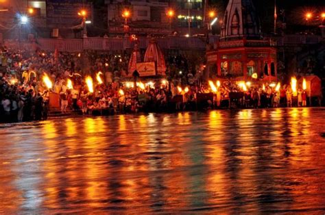 GANGA AARTI HARIDWAR- A SPRITUAL BEAUTY - Swikriti's Blog