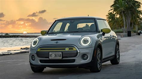 Test Drive: 2020 Mini Cooper Electric Review - CARFAX