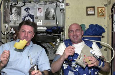 How do astronauts eat in space? | HowStuffWorks