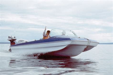 Tri-Hull Boat [What Is It and Its Pros and Cons] - Boating Geeks