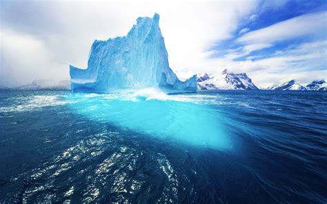 Iceberg Wallpaper 01463 - Baltana