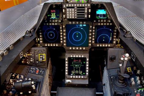 F22 Cockpit / The difference between the cockpits of A 1997 F-22 Raptor ...