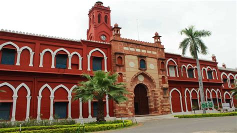 100 Years of Aligarh Muslim University, Time capsule to be buried on ...