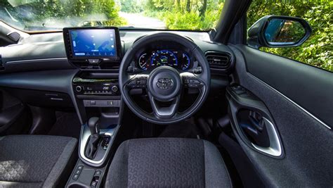 Toyota Yaris Cross hybrid interior, dashboard & comfort | DrivingElectric