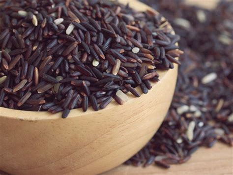 Black Rice vs. Brown Rice: Which Is More Nutritious? - Old School Labs