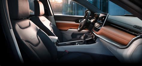 2023 Jeep® Compass Interior - Seating, Cargo, and More