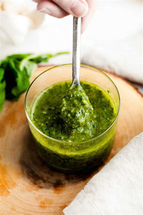 Easy Homemade Pesto Sauce l Spoonful of Flavor