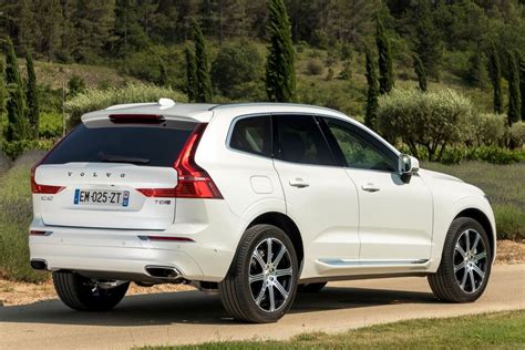 Volvo XC60 D4 AWD R-Design (2017) — Parts & Specs