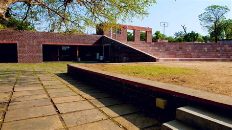 The ‘Maze’ Like Architecture of Bharat Bhavan, Bhopal - Abirpothi