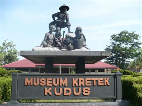 Mengenal Sejarah Rokok Kretek di Museum Kretek Kudus