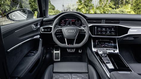 Audi RS6 Interior Layout & Technology | Top Gear