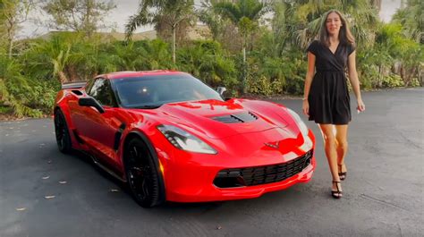 Lady in Red Corvette Z06 C7 Wants You to Swipe Right, Would You Show It ...