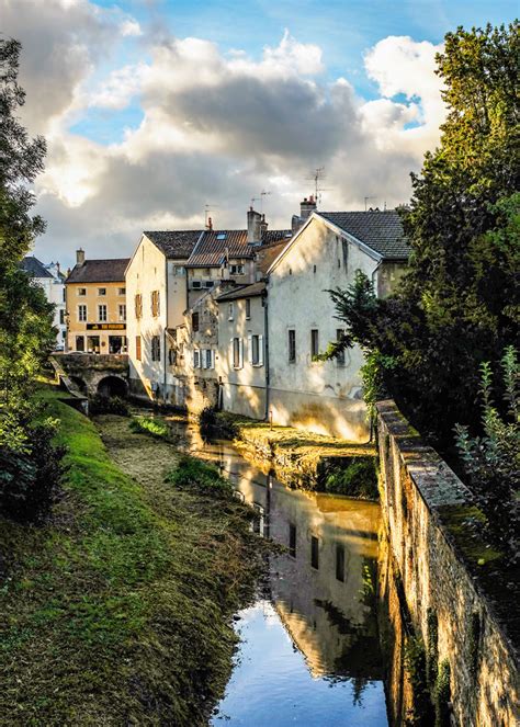 THE COBBLED TOWN OF BEAUNE – The Wanderlost Traveler