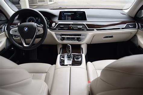 BMW 7-Series: Judging for 2016 Wards 10 Best Interiors | WardsAuto