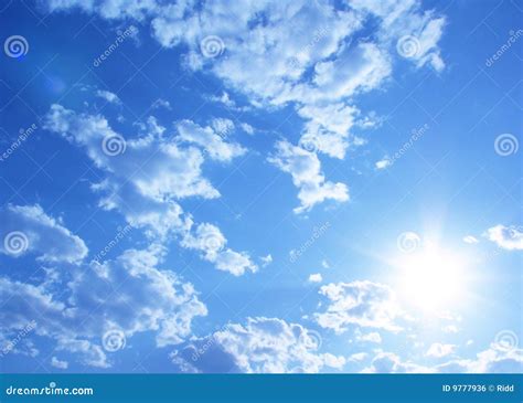 Sunny Sky Background Stock Photo | CartoonDealer.com #9777936