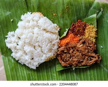 Nasi Krawu Sego Krawu On Banana Stock Photo 2204448087 | Shutterstock