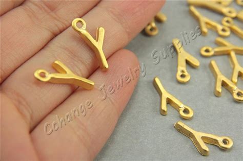 Gold Letter Y Pendants / GPL-1Y | Letters