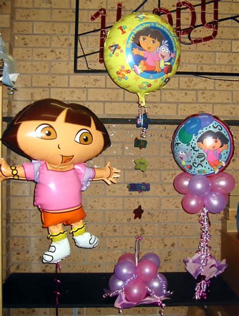 Razzle Dazzle Balloons: Character Balloons - Dora