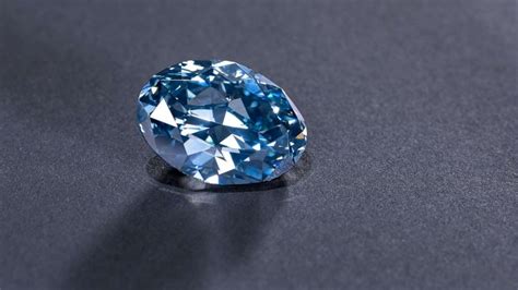 Raro diamante azul de 20 quilates é encontrado em país africano ...