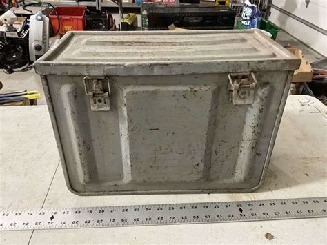 20 mm ammo box - Legacy Auction Company