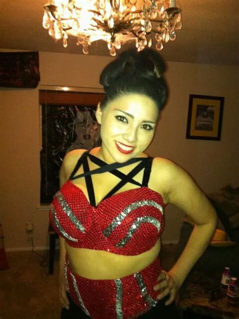 Selena Quintanilla cosplay costume | Cosplay costumes, Selena q, Fashion